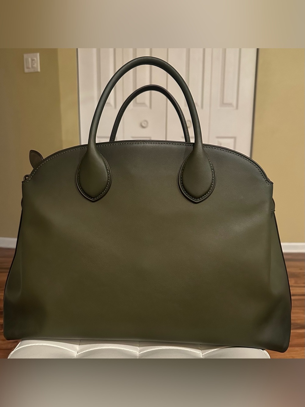 COACH Olive Empire 40 - Picture 3 of 14